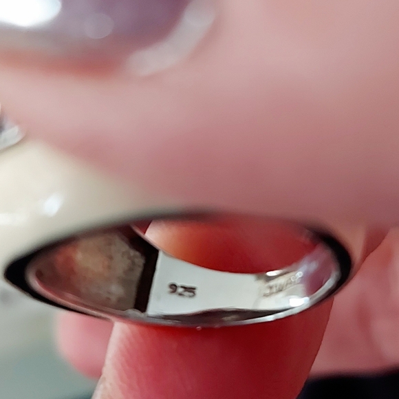 Peace Sign Ring - Picture 5 of 5